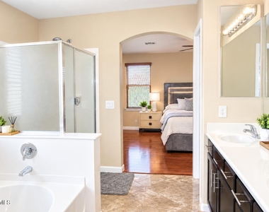 9982 N 86th Lane - Photo Thumbnail 6