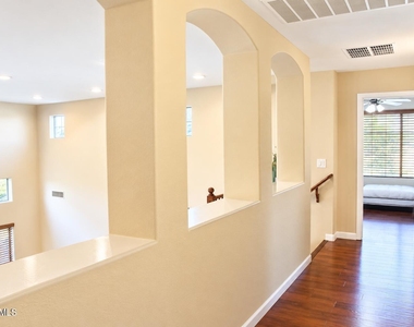9982 N 86th Lane - Photo Thumbnail 5