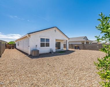 35672 W San Ildefanso Avenue - Photo Thumbnail 5
