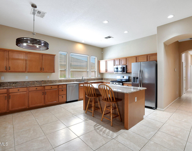 21919 N 79th Avenue - Photo Thumbnail 5