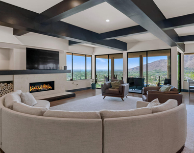 5800 E Glen Drive - Photo Thumbnail 4