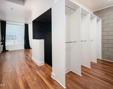 537 E Willetta Street - Photo Thumbnail 6
