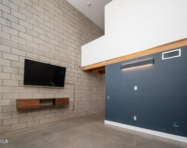 537 E Willetta Street - Photo Thumbnail 18
