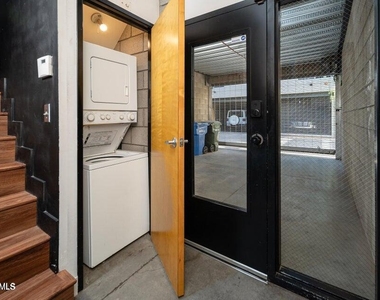 537 E Willetta Street - Photo Thumbnail 9
