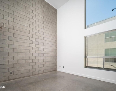 537 E Willetta Street - Photo Thumbnail 22