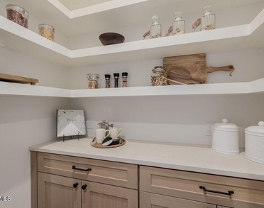 3301 E Elm Street - Photo Thumbnail 10
