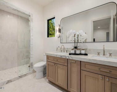 3301 E Elm Street - Photo Thumbnail 24