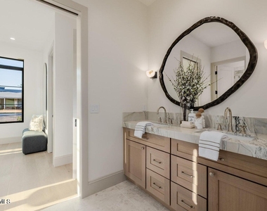 3301 E Elm Street - Photo Thumbnail 19