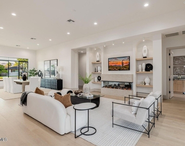 3301 E Elm Street - Photo Thumbnail 3