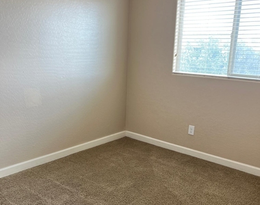 7540 W Marconi Avenue - Photo Thumbnail 54