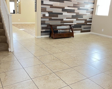 7540 W Marconi Avenue - Photo Thumbnail 10