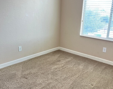 7540 W Marconi Avenue - Photo Thumbnail 62