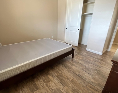 7540 W Marconi Avenue - Photo Thumbnail 24