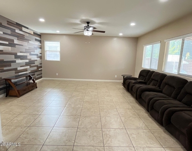 7540 W Marconi Avenue - Photo Thumbnail 12
