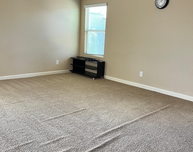 7540 W Marconi Avenue - Photo Thumbnail 41
