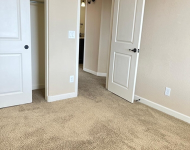 7540 W Marconi Avenue - Photo Thumbnail 60