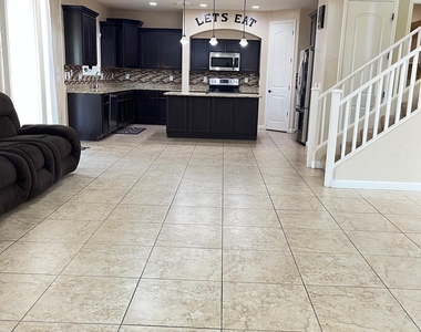 7540 W Marconi Avenue - Photo Thumbnail 14