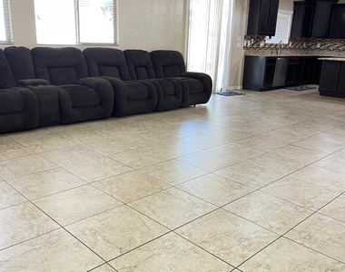 7540 W Marconi Avenue - Photo Thumbnail 16