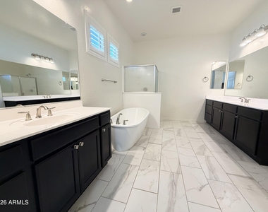 1083 E Holland Park Drive - Photo Thumbnail 6