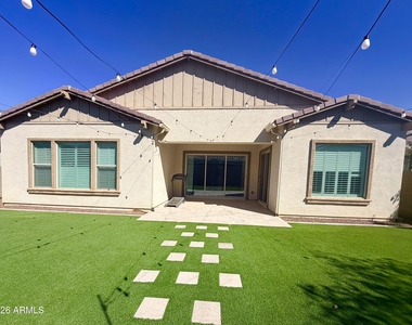 1083 E Holland Park Drive - Photo Thumbnail 16
