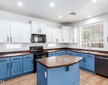 18175 W Eva Street - Photo Thumbnail 5