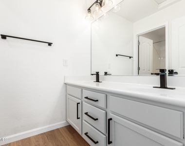 18175 W Eva Street - Photo Thumbnail 11