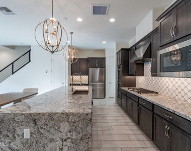 25424 N 19th Drive - Photo Thumbnail 4