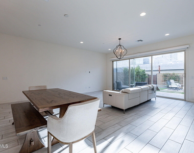25424 N 19th Drive - Photo Thumbnail 9