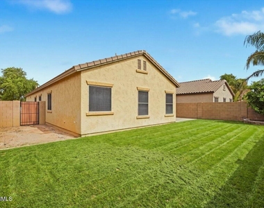 11137 E Sutter Avenue - Photo Thumbnail 16