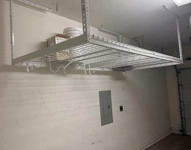 525 N Miller Road - Photo Thumbnail 16