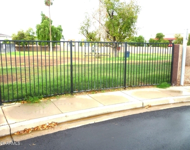 914 S Acapulco Lane - Photo Thumbnail 12