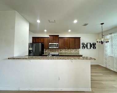 5026 S Astor Circle - Photo Thumbnail 5
