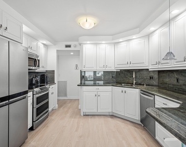 2066 N Ocean Boulevard - Photo Thumbnail 15