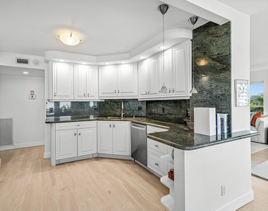 2066 N Ocean Boulevard - Photo Thumbnail 16