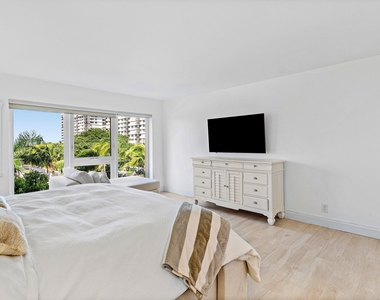 2066 N Ocean Boulevard - Photo Thumbnail 24