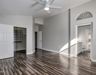 19113 N 75th Drive - Photo Thumbnail 20
