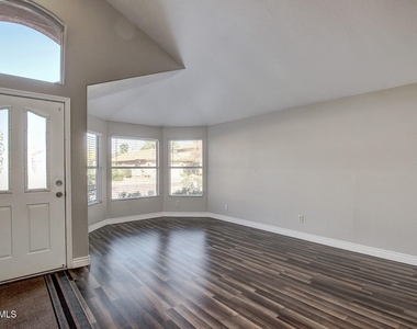 19113 N 75th Drive - Photo Thumbnail 4