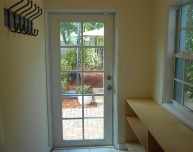 832 Biscayne Drive - Photo Thumbnail 13