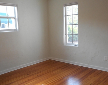 832 Biscayne Drive - Photo Thumbnail 16