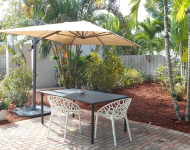 832 Biscayne Drive - Photo Thumbnail 5