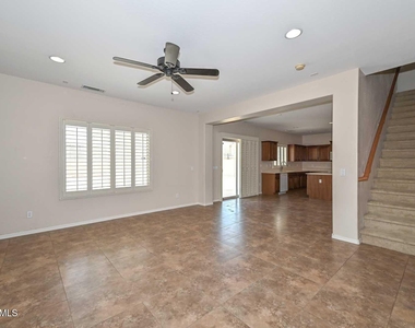 29789 W Fairmount Avenue - Photo Thumbnail 10