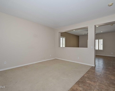29789 W Fairmount Avenue - Photo Thumbnail 7
