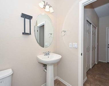 29789 W Fairmount Avenue - Photo Thumbnail 8