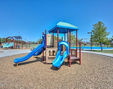 29789 W Fairmount Avenue - Photo Thumbnail 43