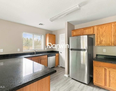 8504 W Jocelyn Terrace - Photo Thumbnail 1