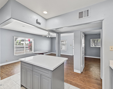 851 N Country Club Drive - Photo Thumbnail 6