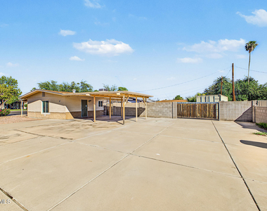 851 N Country Club Drive - Photo Thumbnail 3