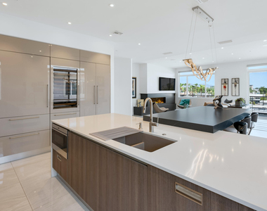 3801 N Goldwater Boulevard - Photo Thumbnail 4