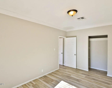 2501 E Culver Street - Photo Thumbnail 5