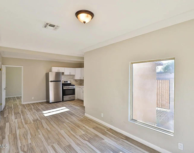 2501 E Culver Street - Photo Thumbnail 4